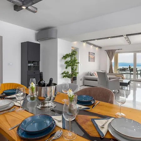 Amazing In Bregi With House Sea View *