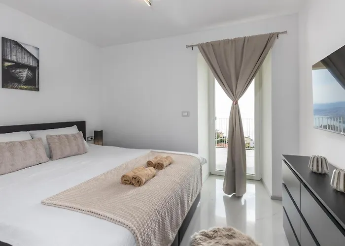 Apartament Gorgeous In Bregi With Sauna
