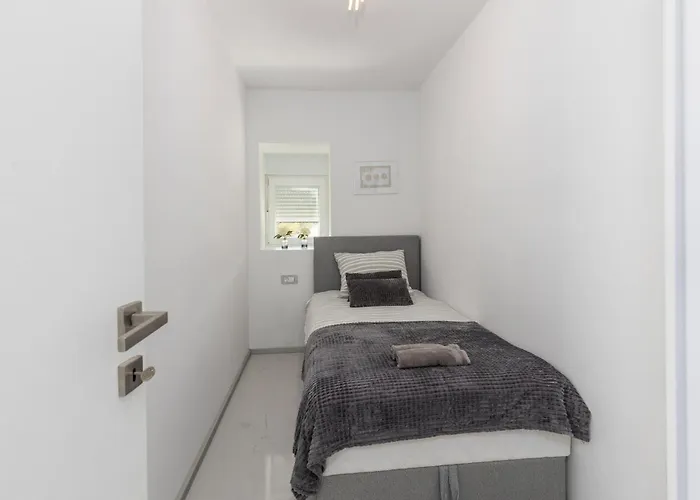 Apartament Gorgeous In Bregi With Sauna *