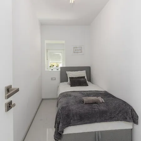 Apartment Amazing In Bregi With House Sea View *