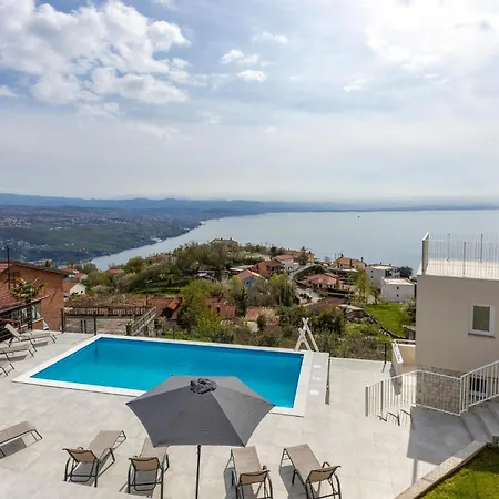 Apartment Amazing In Bregi With House Sea View *